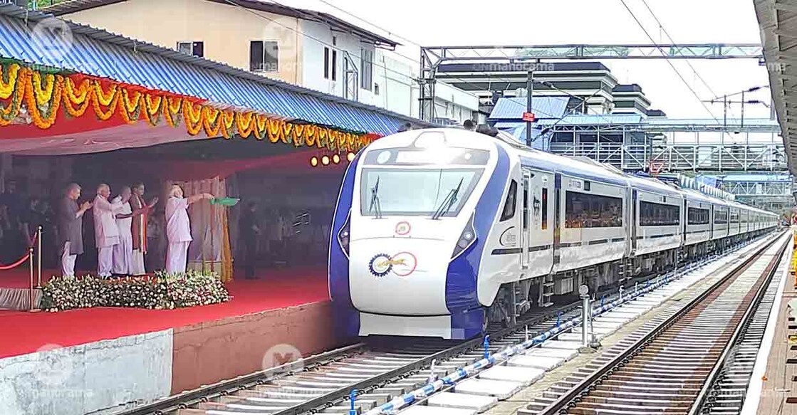 Prime Minister Narendra Modi flags off Vande Bharat Express. Photo: Manoj Chemencheri/Manorama