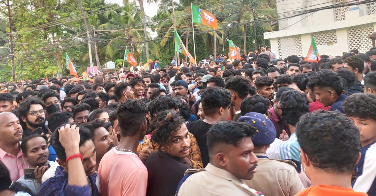 yuvam-modi-fans1 People who could not enter the 'Yuvam' venue gather outside. Photo: Special arrangement