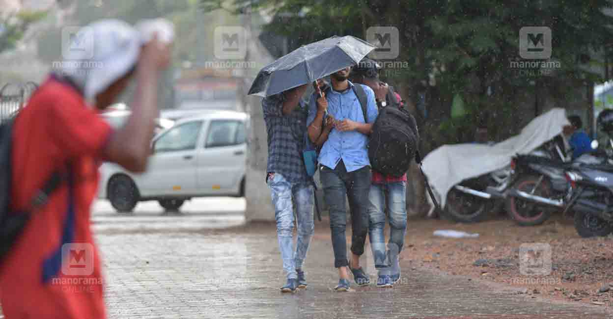 Be prepared to face unpredictable rains, says Pinarayi Vijayan