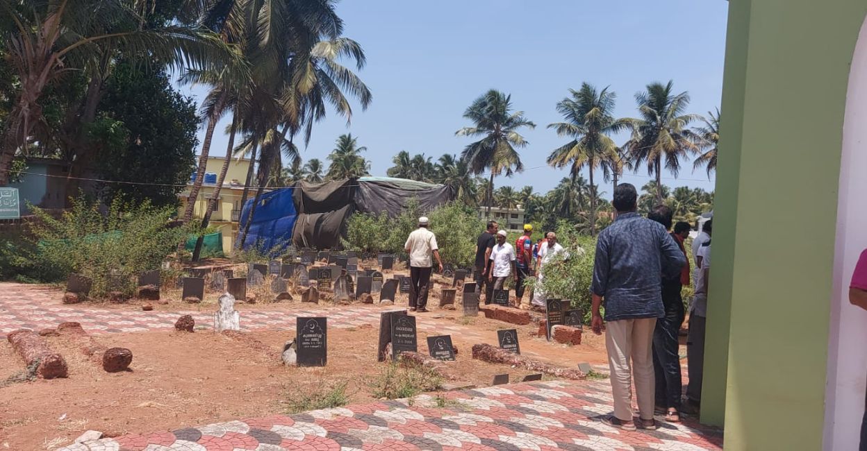kasaragod-bizman The body was exhumed from the Poochakkad Juma Masjid cemetery where he was buried on April 14. Photo: Special Arrangement