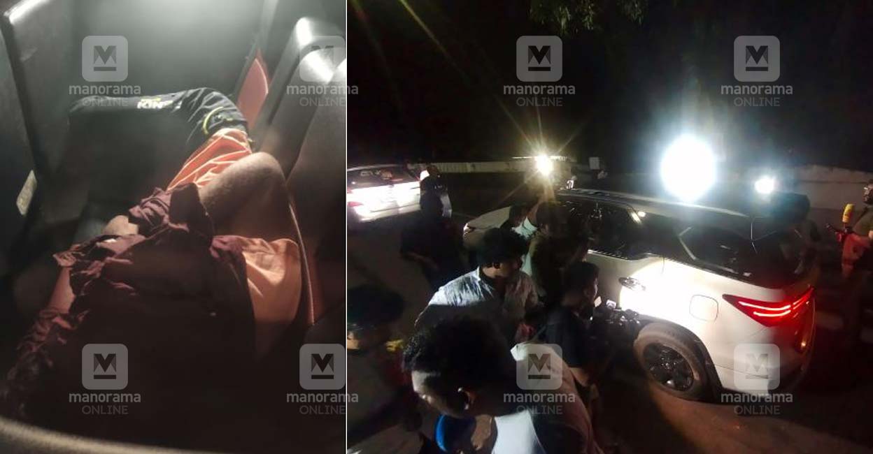 The vehicle of the investigation team which was en route to Kozhikode with the accused in the train arson case gets punctured. Photo: Manorama