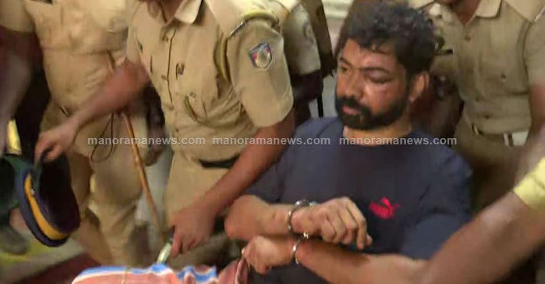 sandeep-accused-kottarakkara The accused, Sandeep was taken to the court in a wheelchair.