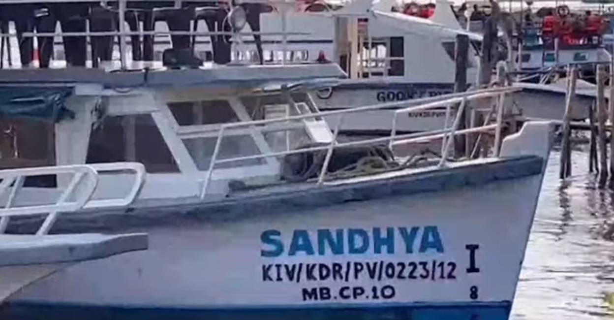 Sandhya boat Sandhya boat, seized for overcrowding in Marine Drive, Kochi. Photo: Screengrab/ Manorama News