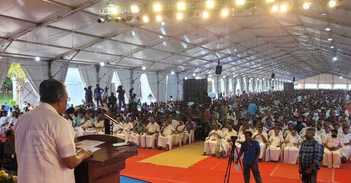 Chief Minister Pinarayi Vijayan speaking at the closing ceremony of the 2nd-anniversary celebrations of the second LDF government, organised at Putharikandam Maidanam in Thiruvananthapuram: Photo: Rinkuraj Mattancherry