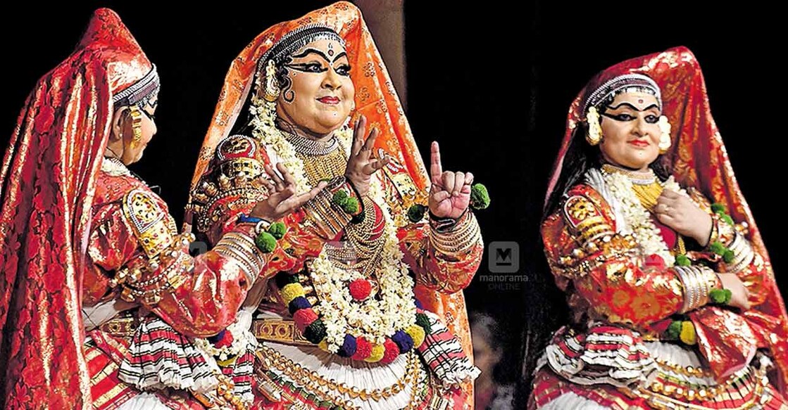 Bindu played Damayanti in the one-and-half-hour performance of “Nalacharitham”, a classic text in Kathakali written by Unnayi Warrier. Photo: Manorama