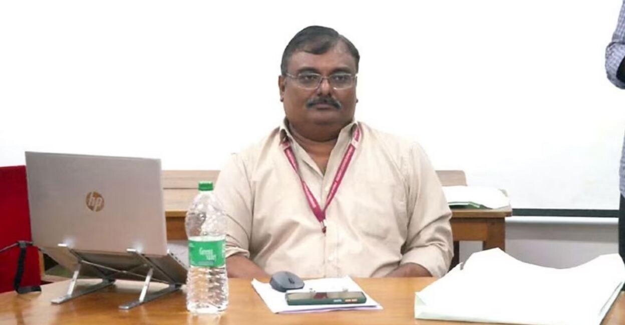 Maharaja's College principal VS Joy. Screengrab: Manorama News