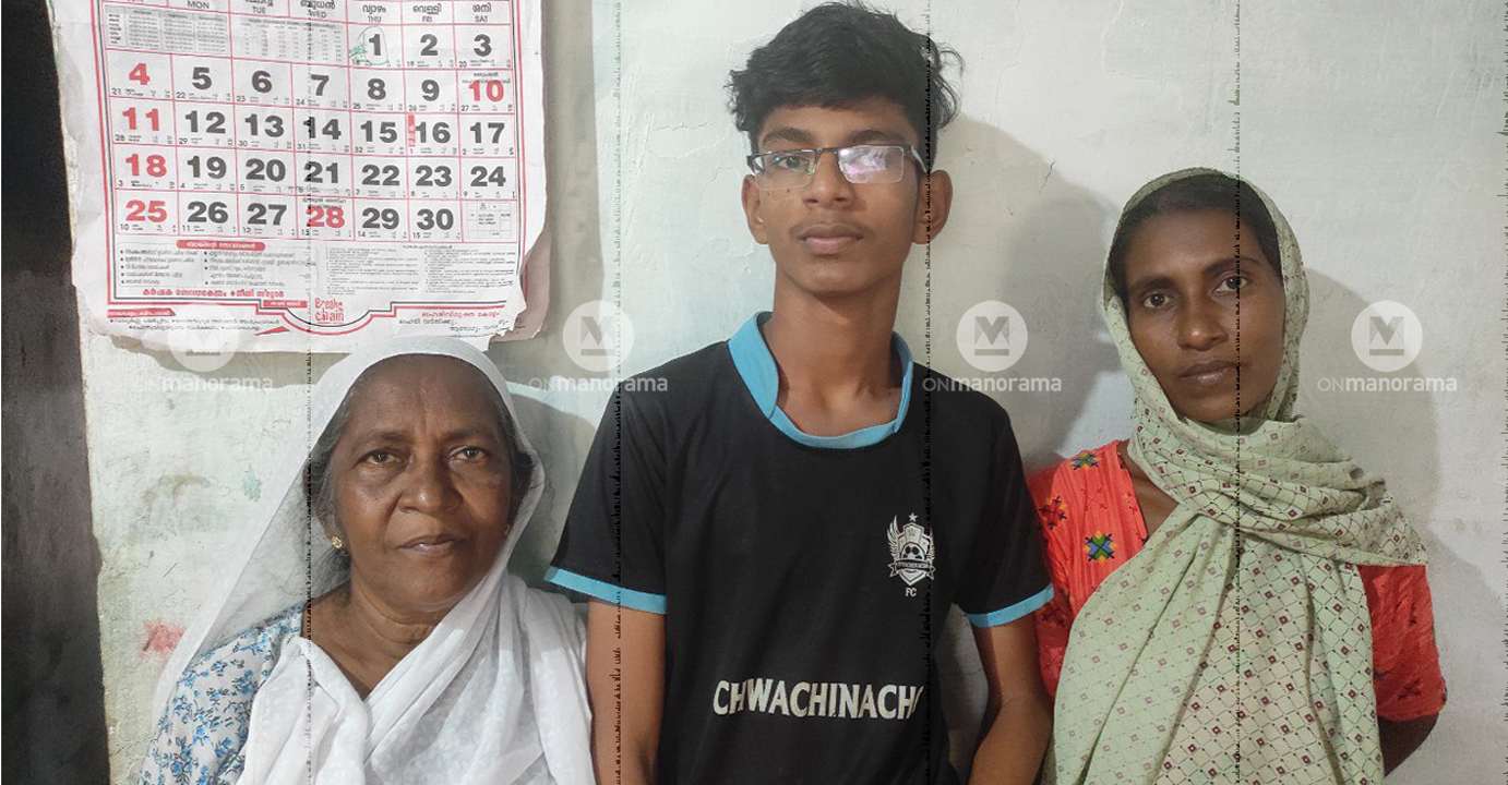 Anseel with his mother Sajeena and grandmother. Photo: Onmanorama