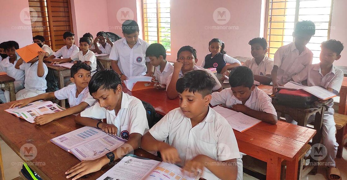 Darshana at the last bench of VI A at Sree Moola Vilasam School, Thiruvananthapuram. Photo: Onmanorama