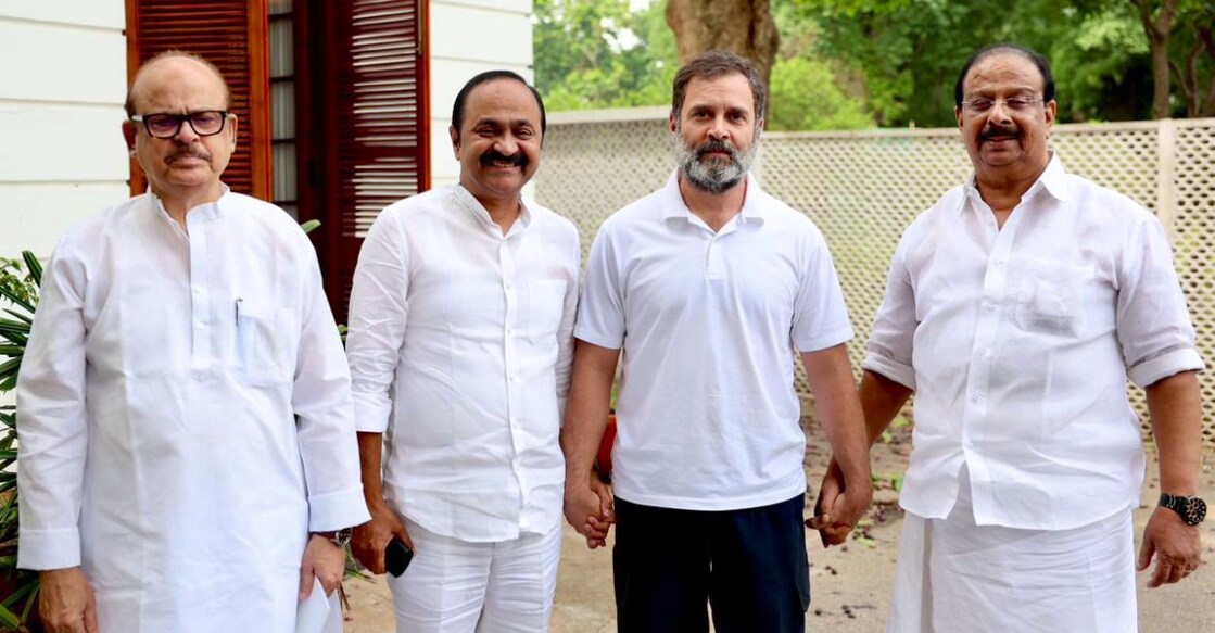 From left: AICC general secretary Tariq Anwar, Leader of Opposition VD Satheesan, Congress leader Rahul Gandhi and KPCC president K Sudhakaran. Photo: Twitter/ Rahul Gandhi