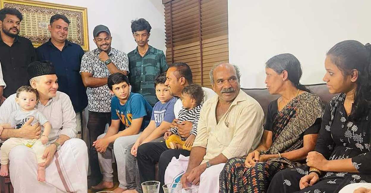 Thangal-Divesh Divesh, with his family, came straight from Kozhikode airport to meet Thangal and express their gratitude. Photo: Special Arrangement