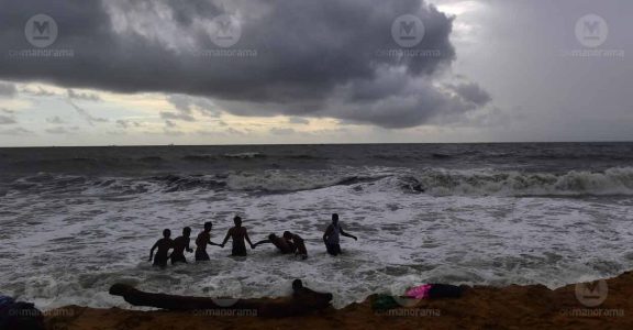 Kerala To Witness Heavy Rain Yellow Alert In 6 Districts Today