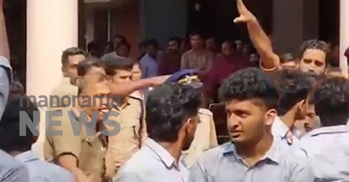 The students had called off the protest on Wednesday after their meeting with N Jayaraj, and ministers R Bindu and VN Vasavan.Photo: Manorama News