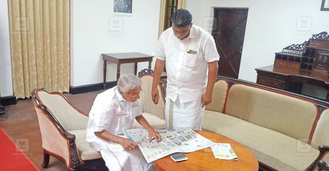 oommen-chandy-add-3 Oommen Chandy with Siby Kollad. Photo: File Image/ Manorama