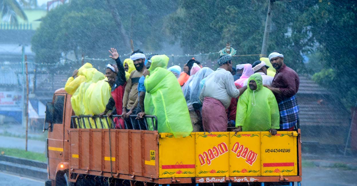 Fishermen returning from Vellayil harbour in Kozhikode. Photo: Vidhuraj M T