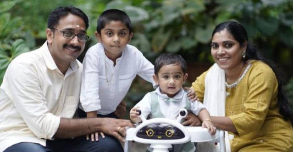 Karattukkunmmal Sabeesh (37), wife Sheena (38), children Harigovind (6) and Sreevardhan (two and a half years) from Kozhikode's Kuttikatoor were found dead.