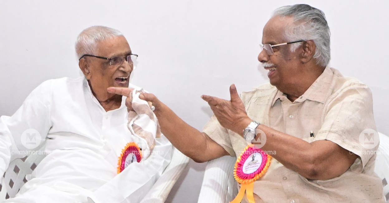 ap-kunhikannan-t-padmanabhan AP Kunhikannan with writer T Padmanabhan in New Delhi in 2022. Photo: Manorama