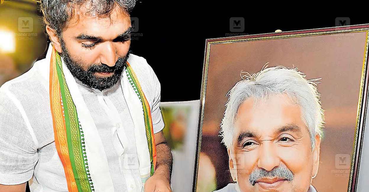 UDF candidate Chandy Oommen at his father Oommen Chandy's tomb. Photo: Manorama