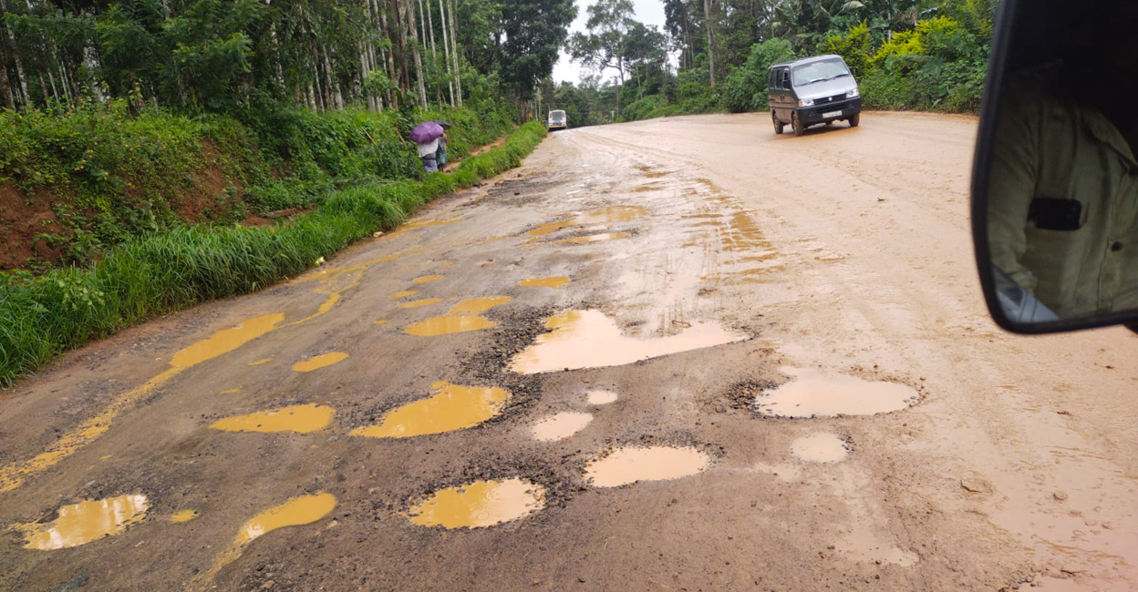 A student lost a hand in an accident while travelling on the Sulthan Bathery-Thaloor Road. Photo: Special arrangement 