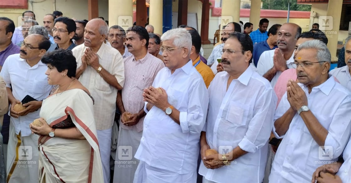 Sukumaran Nair at Vazhappally Sree Mahadeva Temple as part the Faith Protection Day observed by the Nair Service Society. Photo: Manorama