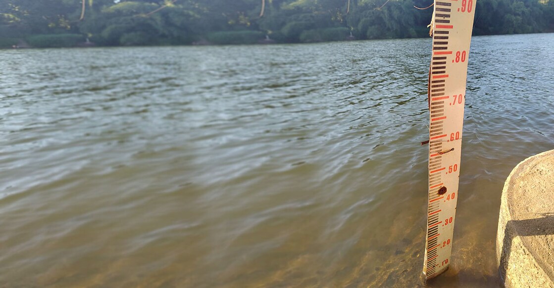 The water level at Malakara riverside water gauge in Pampa is below zero. Photo: Manorama Online