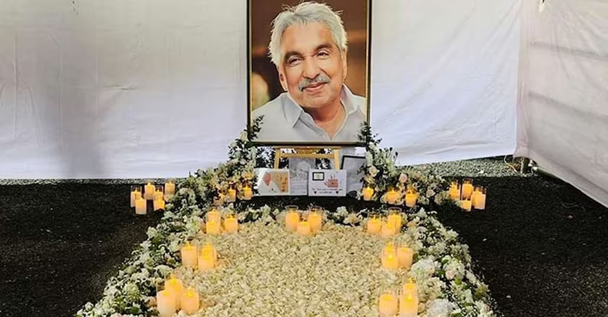 oommen-chandy-tomb Floral tributes laid out on Oommen Chandy's tomb at the St George Orthodox church in Puthuppally, Kottayam. Photo: Facebook/@oommenchandy.official
