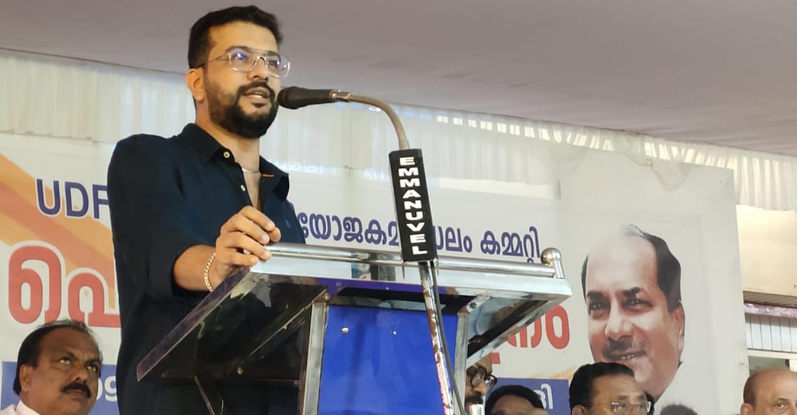 Ramesh Pisharody addresses a UDF campaign at Puthuppally on Friday. Photo: Onmanorama