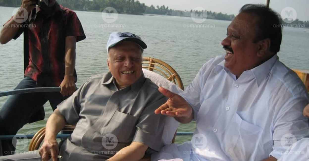 ms-swaminathan-thomas-chandy MS Swaminathan discusses Kuttanad package with former Kuttanad MLA Thomas Chandy. Photo: Manorama