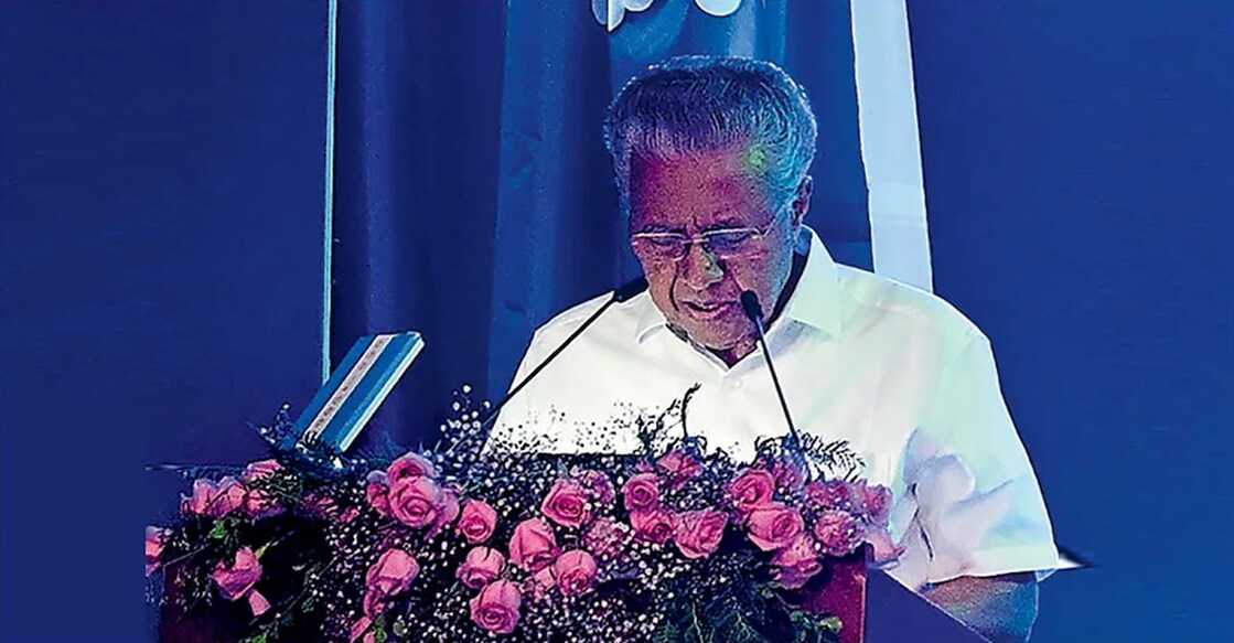 pinarayi-vijayan-lights-off Chief Minister Pinarayi Vijayan inaugurates the Global Science Festival at Thiruvananthapuram. A special light was arranged on the podium for the Chief Minister to deliver his speech. Photo Manorama