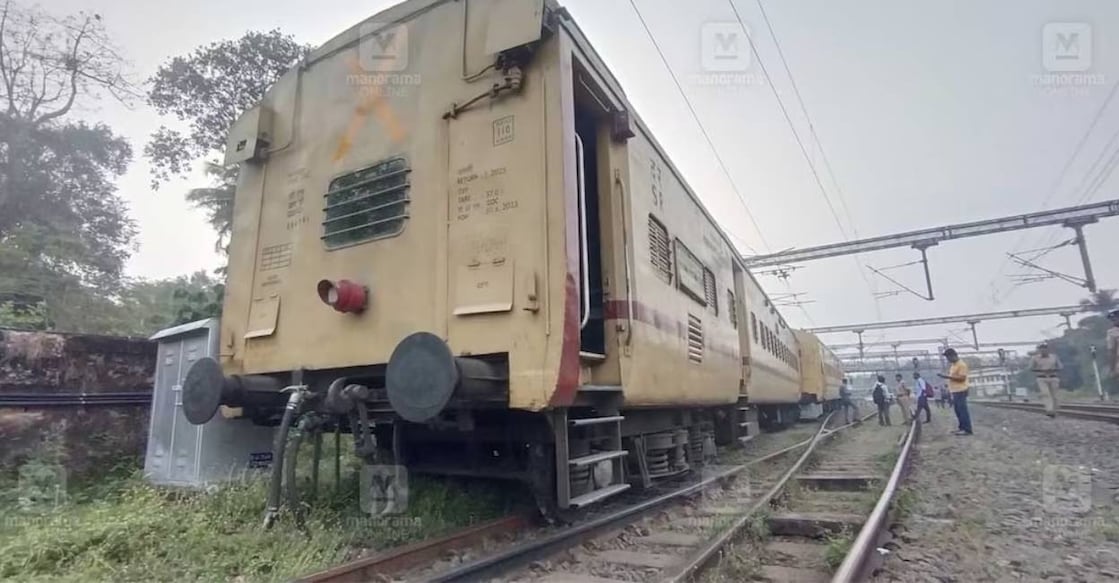 kannur-alappuzha-express-derail The derailment occurred in the rearmost two bogies, damaging the signal box in the process. Photo: Manorama