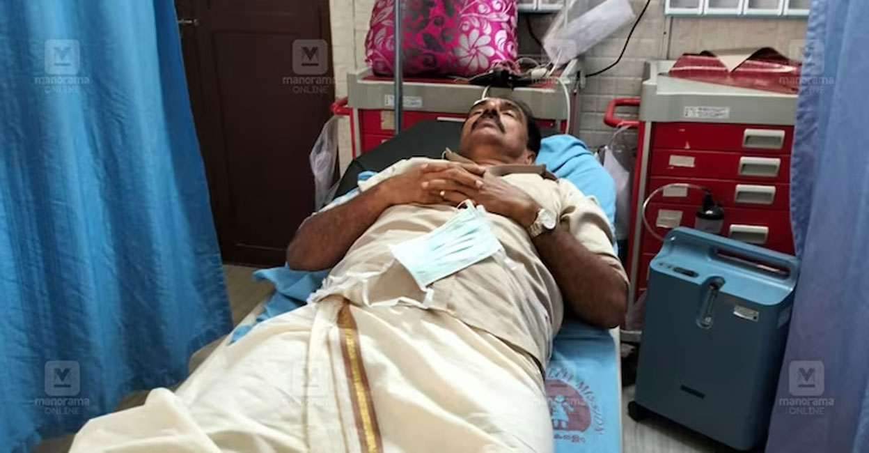 Premachandran was asleep when the accident took place and was immediately taken to the Mavelikkara District Hospital. Photo: Manorama Online. 