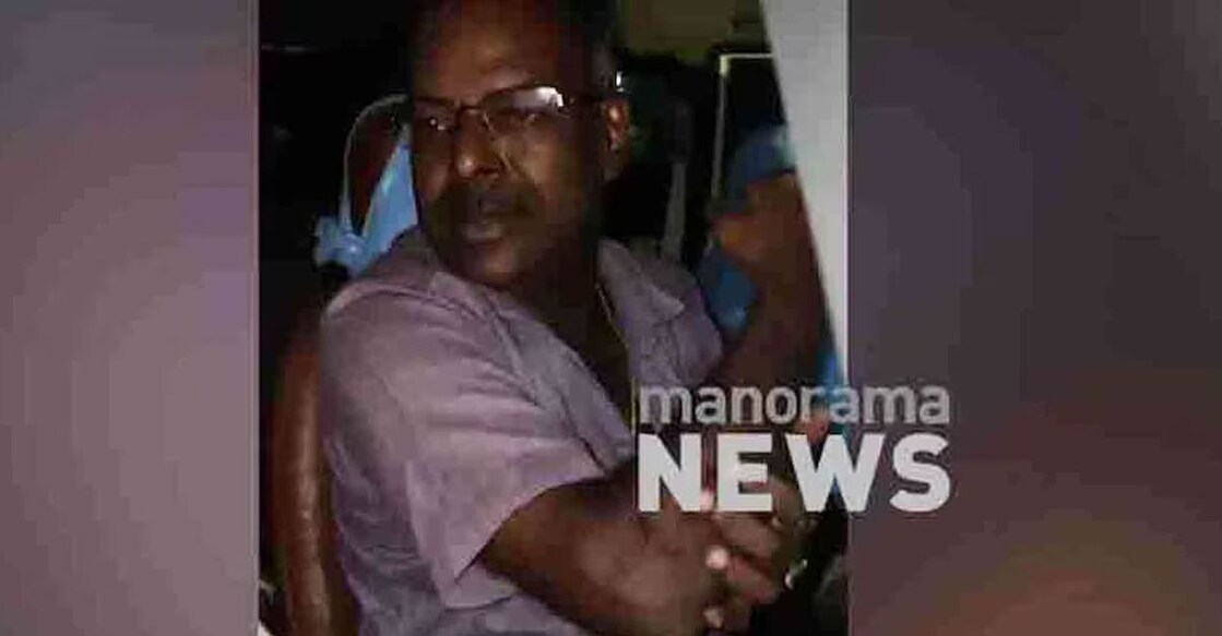 Gopi Mohan, reportedly, rammed the police vehicle into a car and continued driving towards the Mankada route. Photo: Manorama News. 