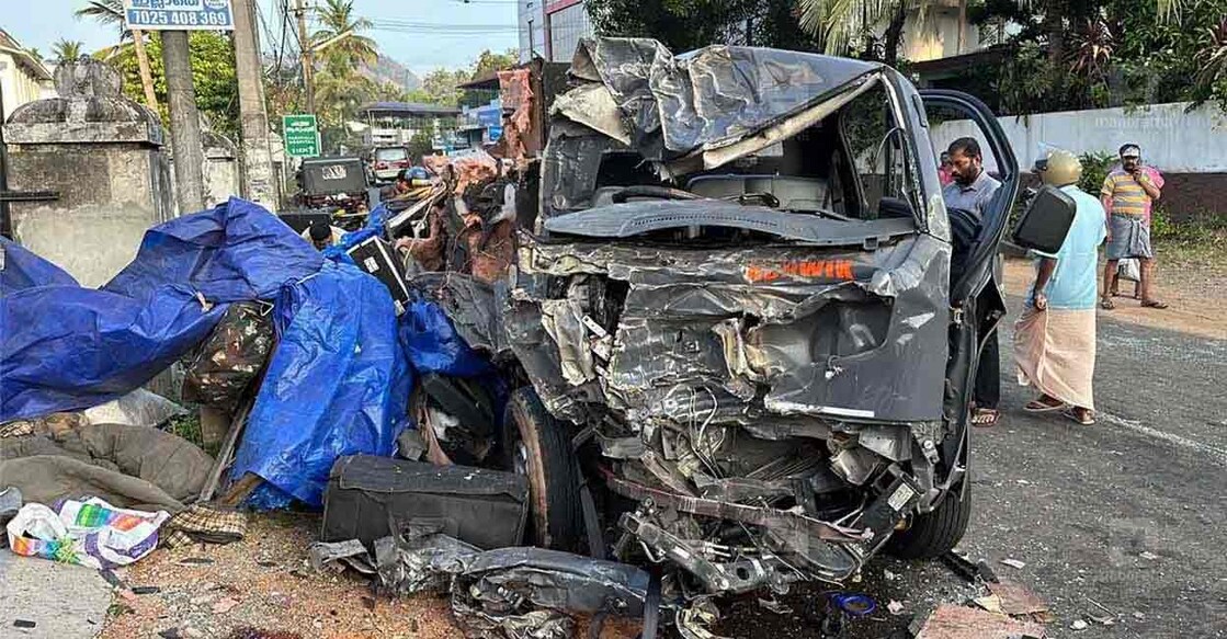 pathanamthitta-accident Van collides with truck in Pathanamthitta. Photo: Manorama