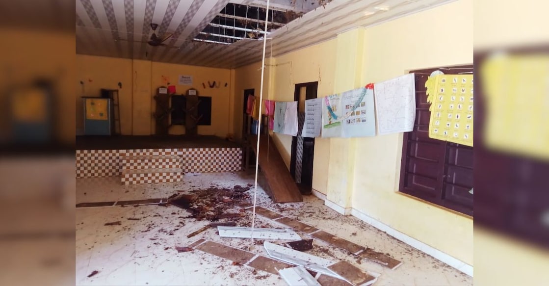 thiruvilwamala-glps The false ceiling that collapsed at Thiruvilwamala Govt LP School on Friday morning. Photo: Special Arrangement