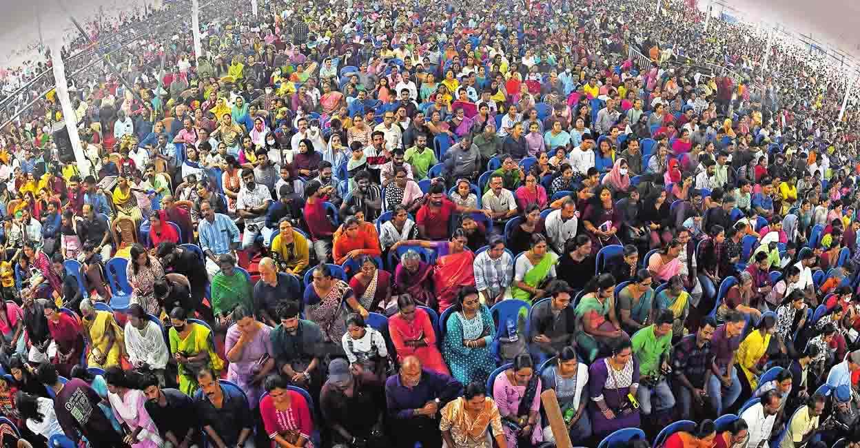 Crowd gathers to watch an event at Kerala School Kalolsavam. Photo: Jithin Joel Harim/Manorama