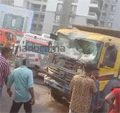 bus-truck-collision bus-truck-collision