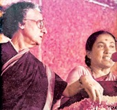 margaret alva Indira Gandhi and Margaret Alva at the 1984 Congress Women’s Convention in Bangalore. Photo: Manorama