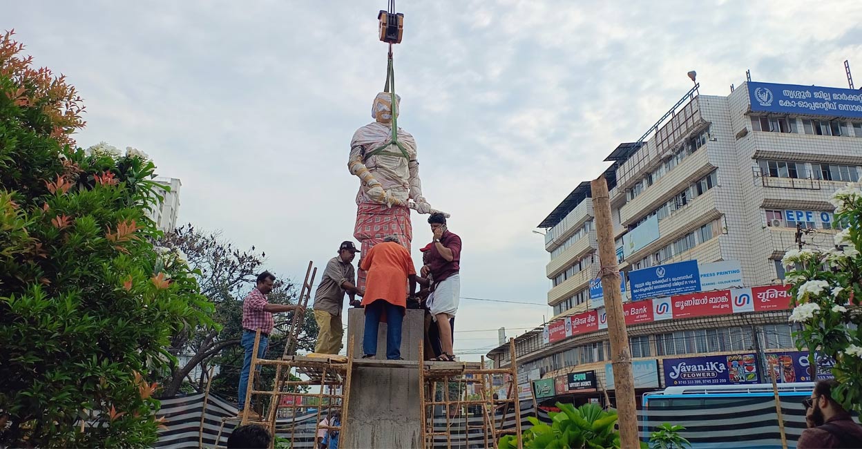 sakthan-statue-ls the repair cost totalled Rs 19 lakh, with Rs 10 lakh provided by the Kerala State Road Transport Corporation and the remaining amount sourced from the development fund of Thrissur MLA P Balachandran. Photo: Special arrangement.