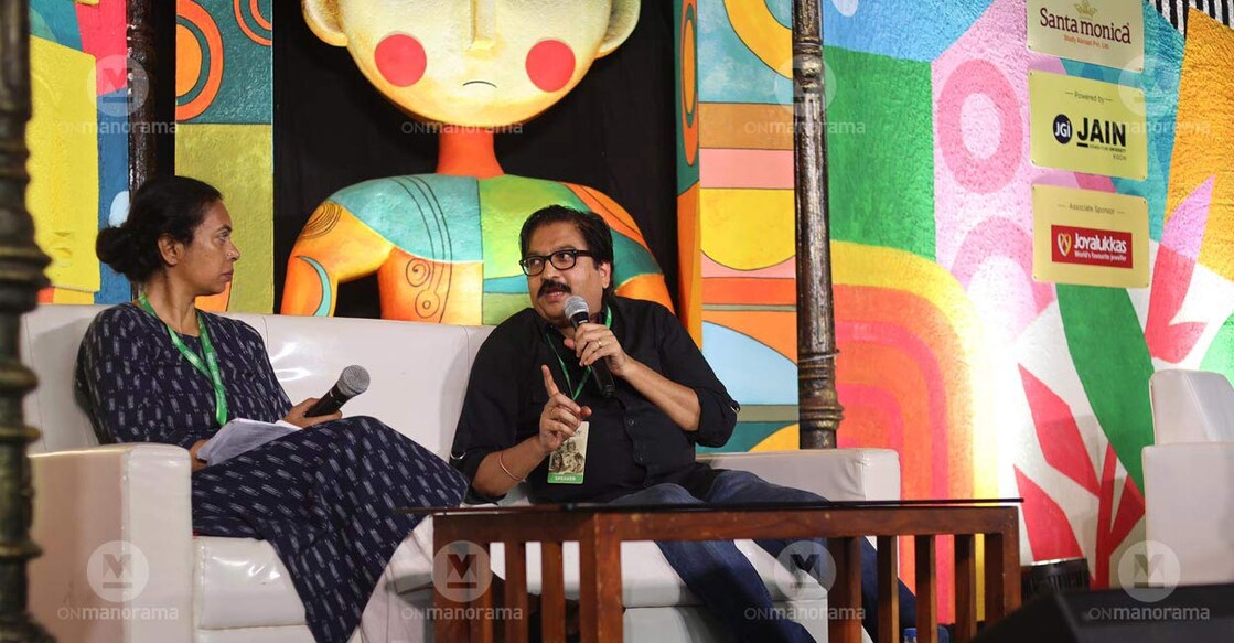 Prakash Magdum (R) in conversation with journalist Nandini Ramnath on the subject 'Gandhi on Celluloid' at Manorama Hortus in Kozhikode. Photo: Special arrangement