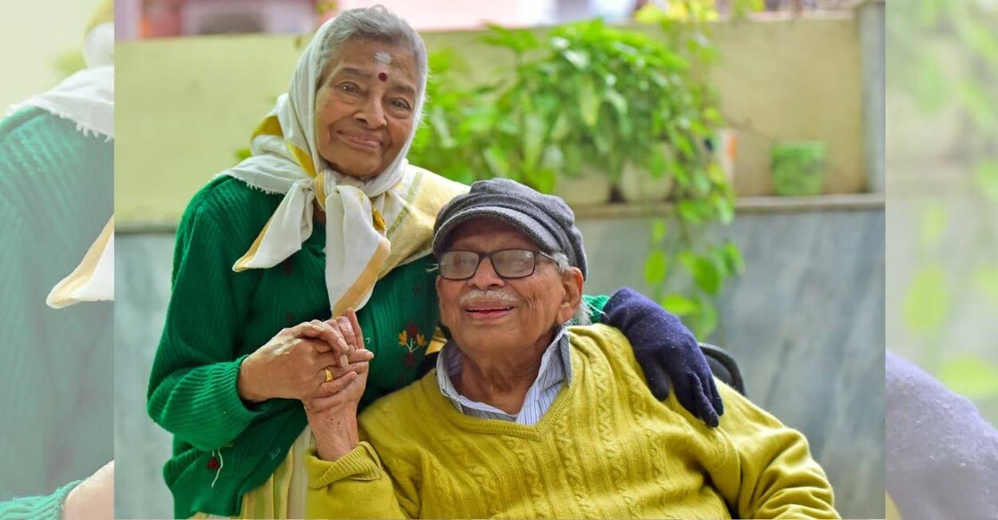 Omchery with his wife, Leela. File Photo. 