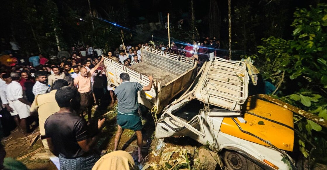 Residents immediately rushed to the scene to begin a rescue operation. Photo: Special Arrangement