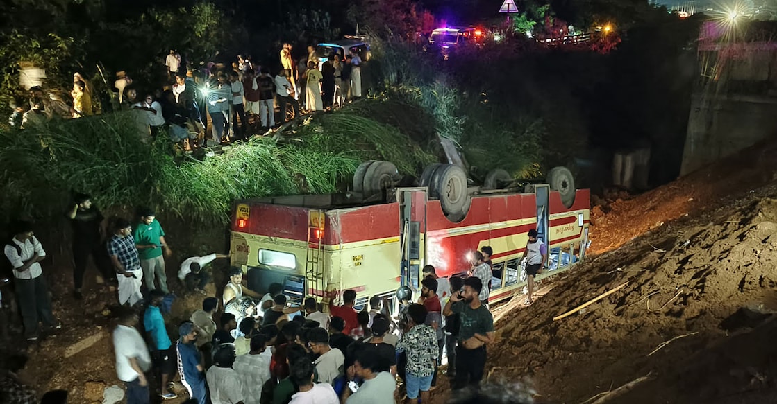 The KSRTC bus overturned at Thalappara near Tirurangadi in Malappuram on Sunday night. Photo: Special arrangement