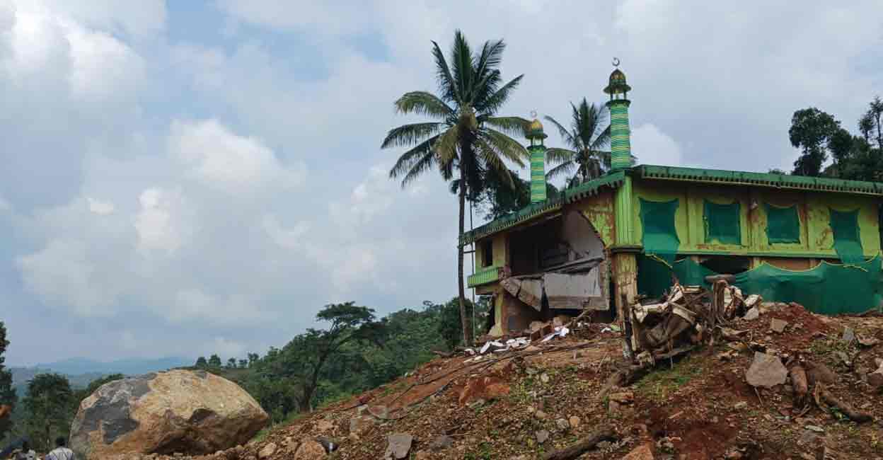 wayanad-mosque The abandoned mosque at Mundakkai. Photo: Special arrangement