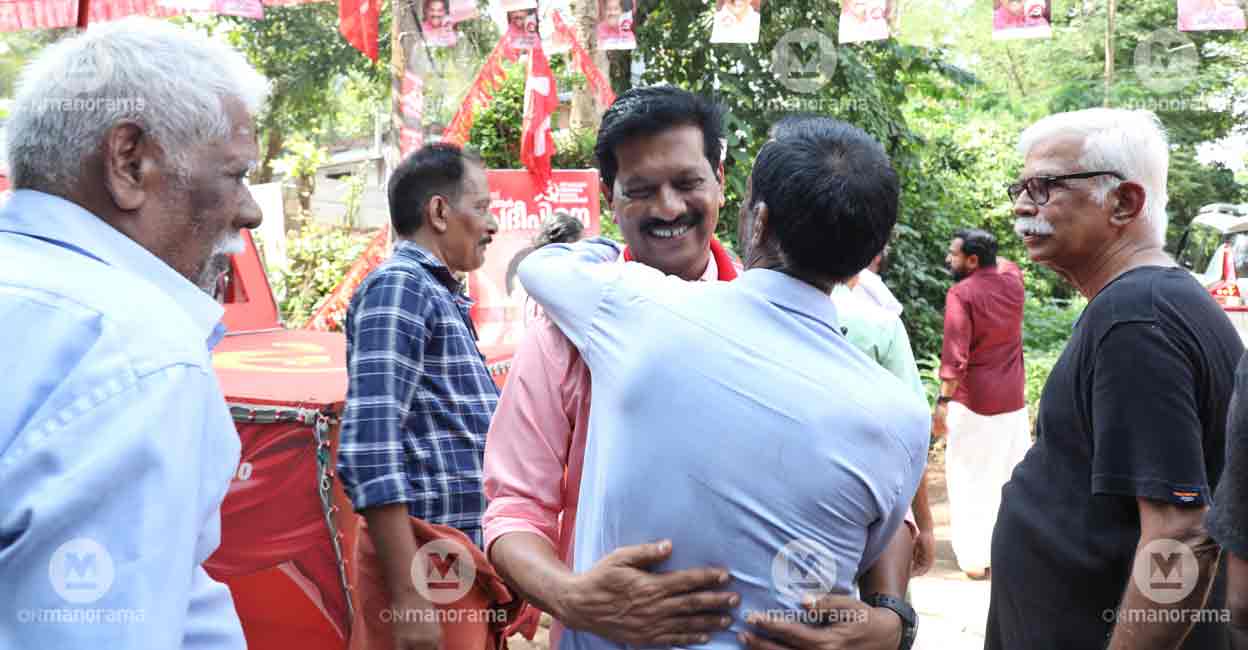 ur-pradeep-cpm4 CPM's UR Pradeep during his campaign in Chelakkara. Photo: Albin Mathew