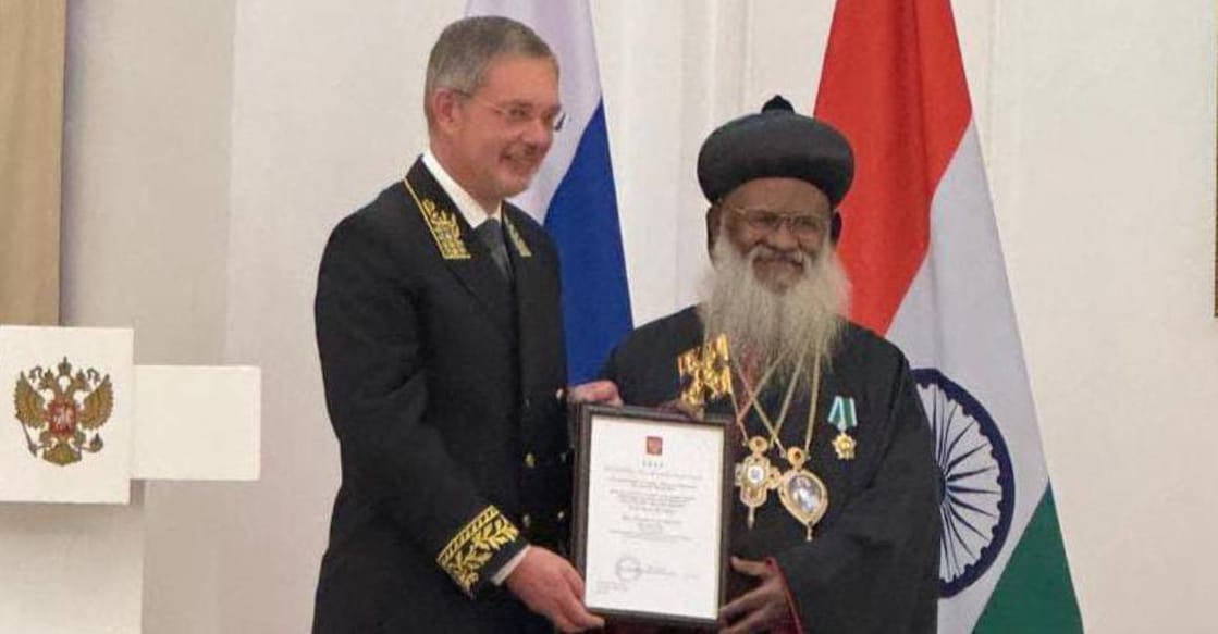 Russian Ambassador Denis Alipov presented the award to Baselios Marthoma Mathews III Catholicos at a ceremony held at the Russian Embassy in New Delhi. Photo: Special Arrangement