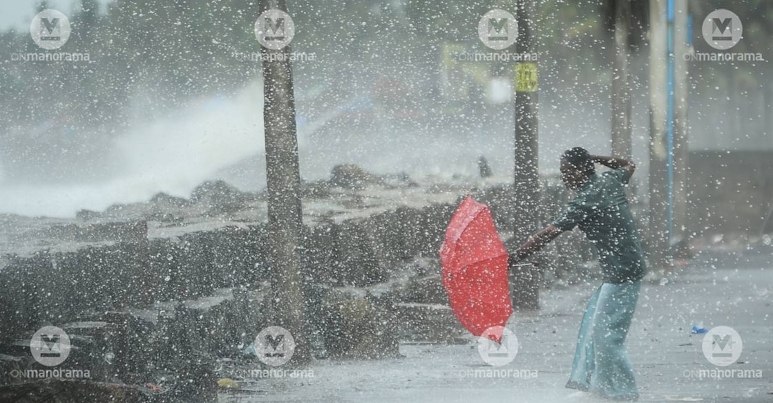 kerala-rain-waves-sea