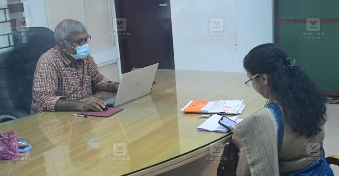 kozhikode-dmo-2412 Since Monday, December 24, incumbent Dr Rajendran N and Dr Asha Devi, transferred from Ernakulam, sat face-to-face in the office, leaving other officials confused about whom to approach for decisions. Photo: Special Arrangement