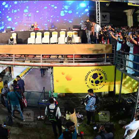 kaloor-stadium-uma-thomas kaloor-stadium-uma-thomas