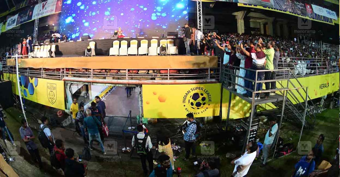 kaloor-stadium-uma-thomas