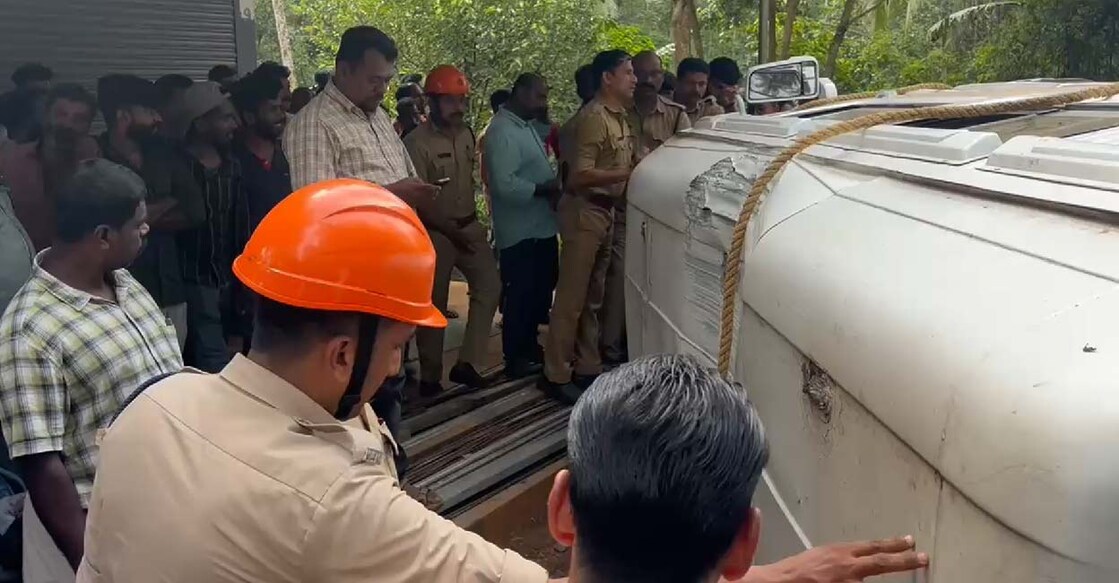 kozhikode-accdeint The Mukkam Fire Force and Thiruvambady police at the place of accident. Photo: Special Arrangement