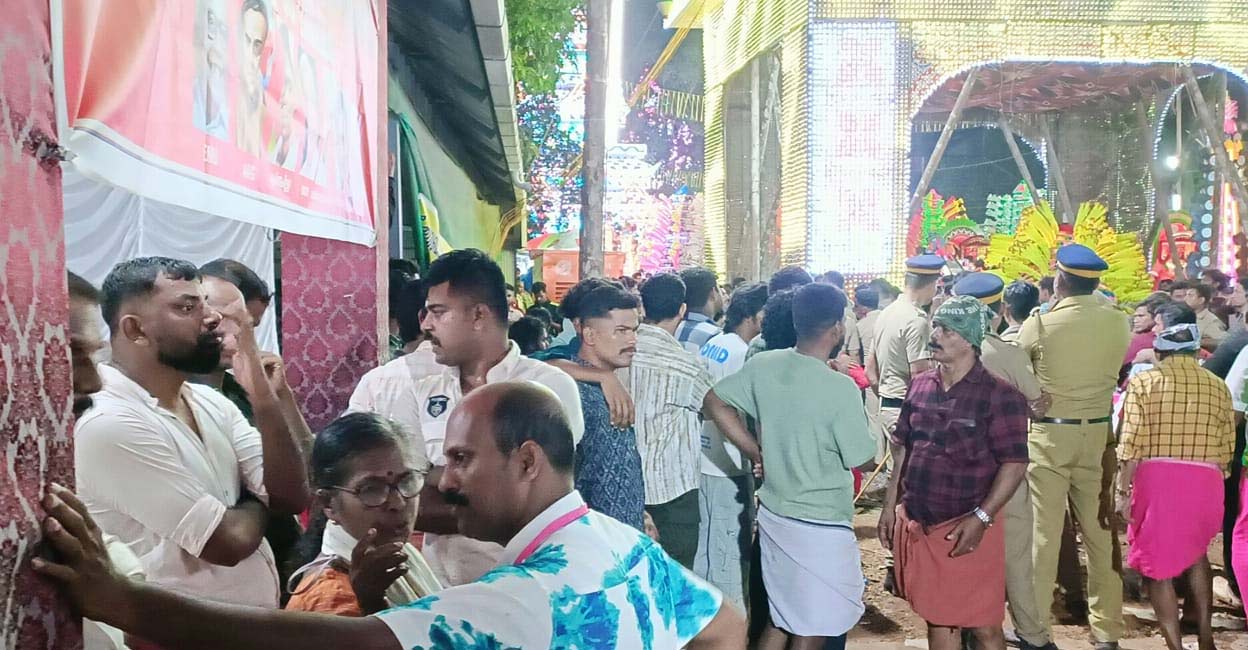 The crowd during the Shasti festival at Eravimangalam temple. Photo: Special Arrangement 